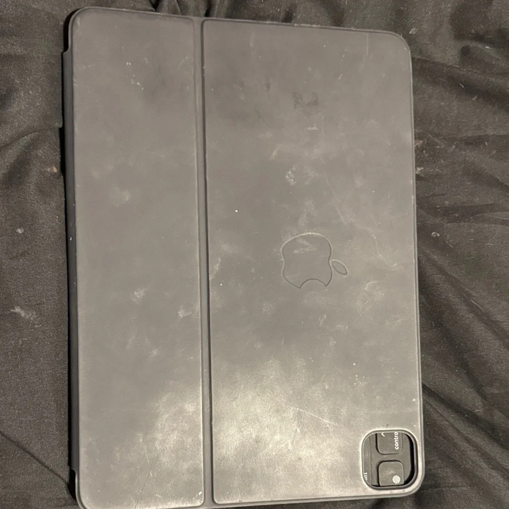 Apple ipad 11 inch keyboard case